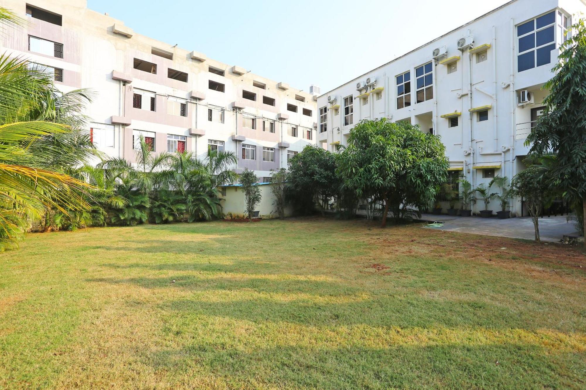 Oyo Stellar Resort Bhubaneswar Exteriör bild